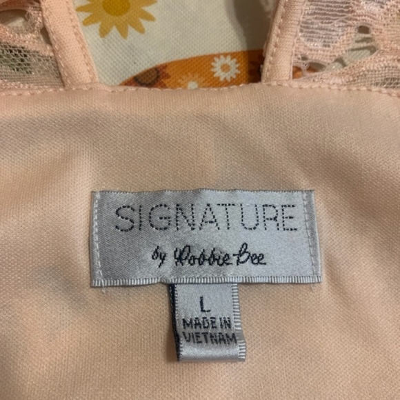 peach color lace dress size L - Picture 3 of 3